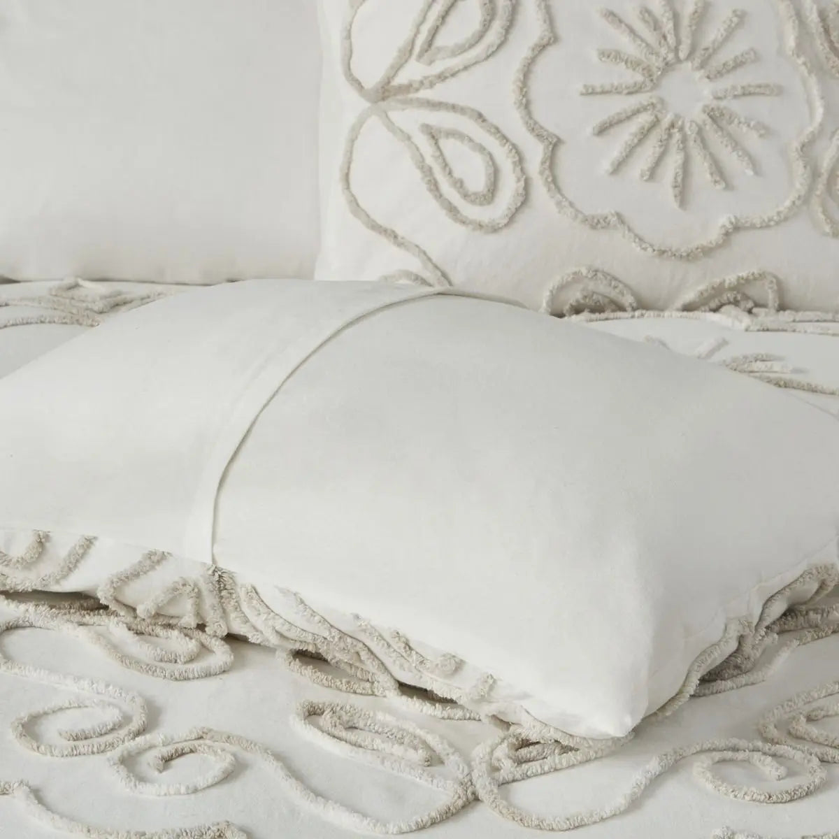 3-Piece Ivory/Taupe Tufted Cotton Chenille Coverlet Set Embroidered Plain Pattern Full/Queen for Weddings for Hotels Julia M LifeStyles