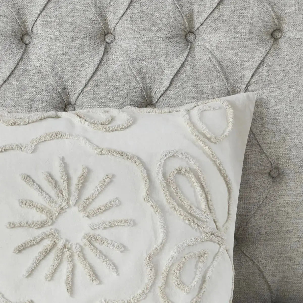 3-Piece Ivory/Taupe Tufted Cotton Chenille Coverlet Set Embroidered Plain Pattern Full/Queen for Weddings for Hotels Julia M LifeStyles