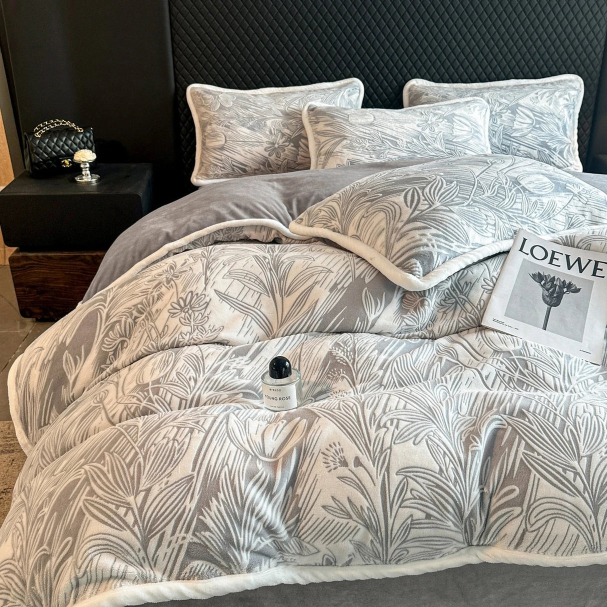 4kg Simple Style Three-dimensional Carved Milk Velvet Polyester-Filled Four-Piece Set for Fall Season Julia M LifeStyles