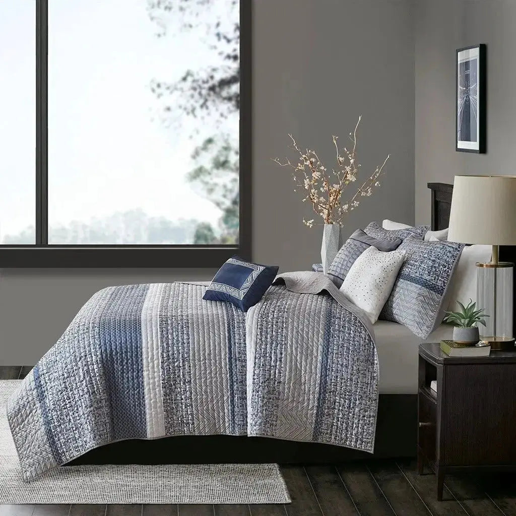 Navy Full/Queen Reversible Jacquard Quilt Set Throw Pillows 6-Piece Floral Vintage Pattern Soft Cotton for Wedding Hotel Julia M LifeStyles
