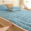 Winter Solid Color Plain Design Thickened Taffeta Velvet Bedding Sheet Folding Milk Velvet Warm Bed Sheet Mattress
