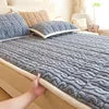 Winter Solid Color Plain Design Thickened Taffeta Velvet Bedding Sheet Folding Milk Velvet Warm Bed Sheet Mattress
