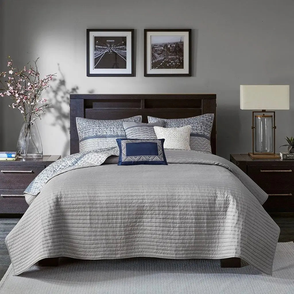 Navy Full/Queen Reversible Jacquard Quilt Set Throw Pillows 6-Piece Floral Vintage Pattern Soft Cotton for Wedding Hotel Julia M LifeStyles