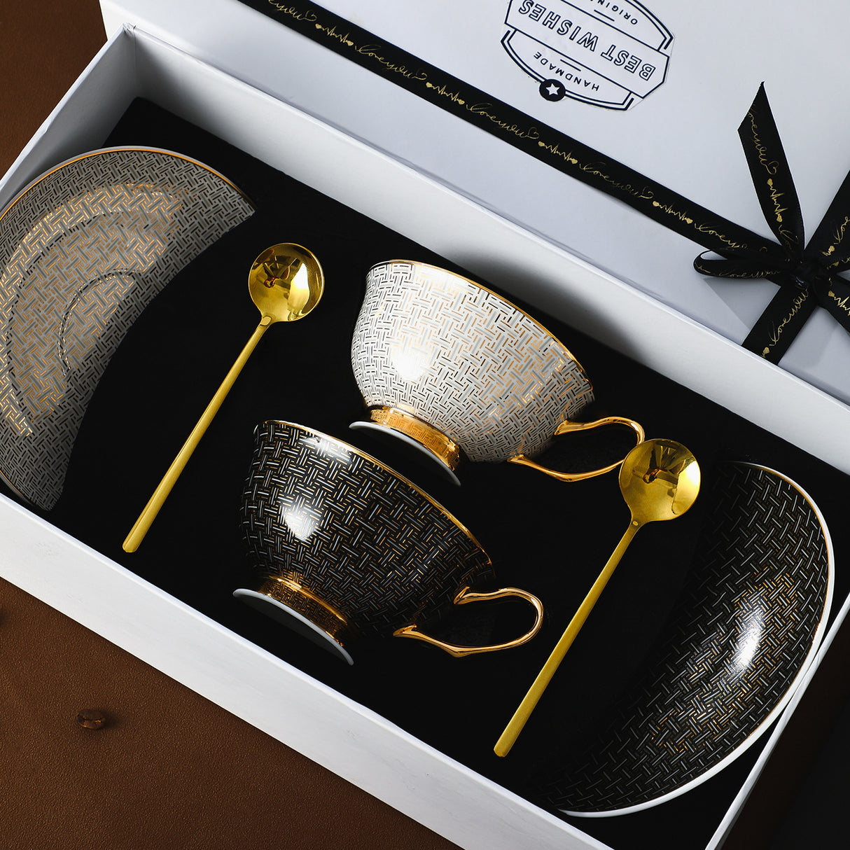 Light Luxury European-Style Ceramic Bone China Coffee Cup and Saucer Set, Vintage High-End Exquisite Wedding or Housewarming Gift Box