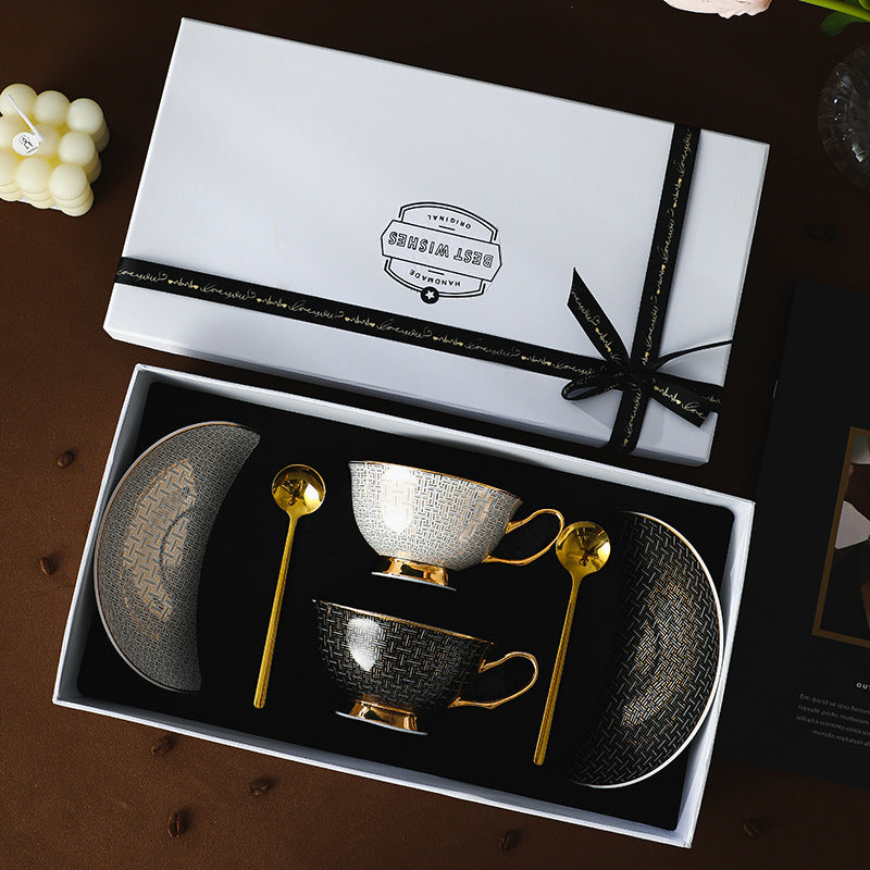 Light Luxury European-Style Ceramic Bone China Coffee Cup and Saucer Set, Vintage High-End Exquisite Wedding or Housewarming Gift Box