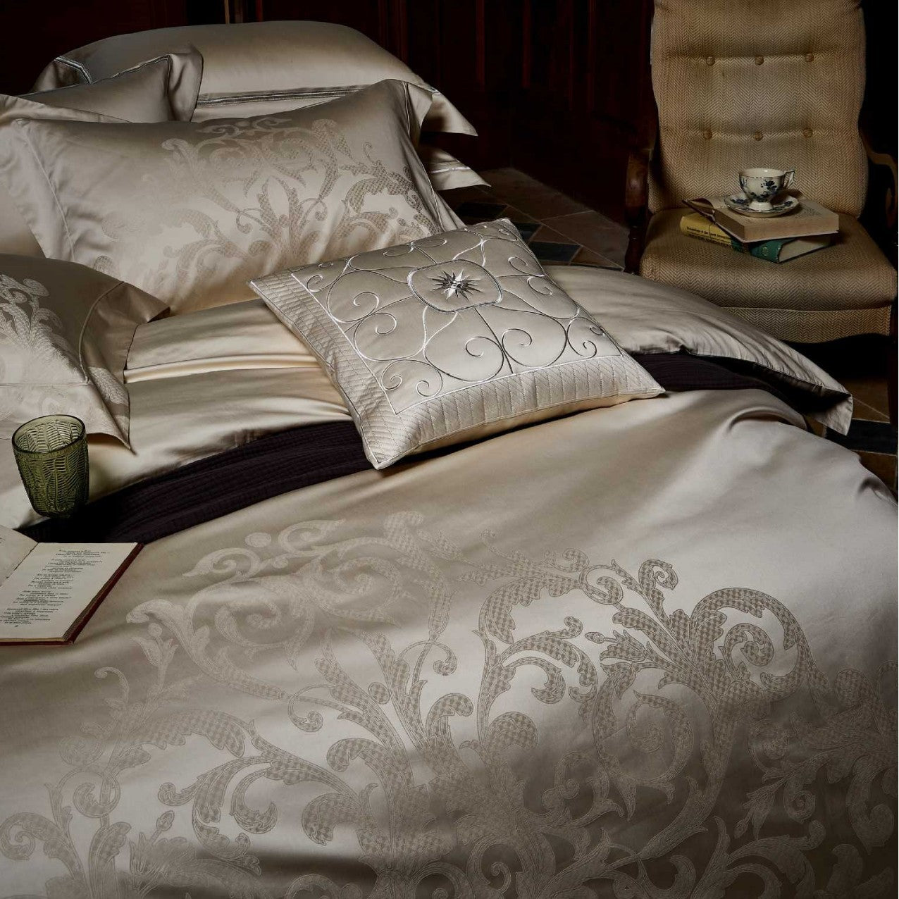 Egyptian Long-Staple Cotton Four-Piece Set with Large Aesthetic High-End Modern Model Room Jacquard Quilt Cover Bedding