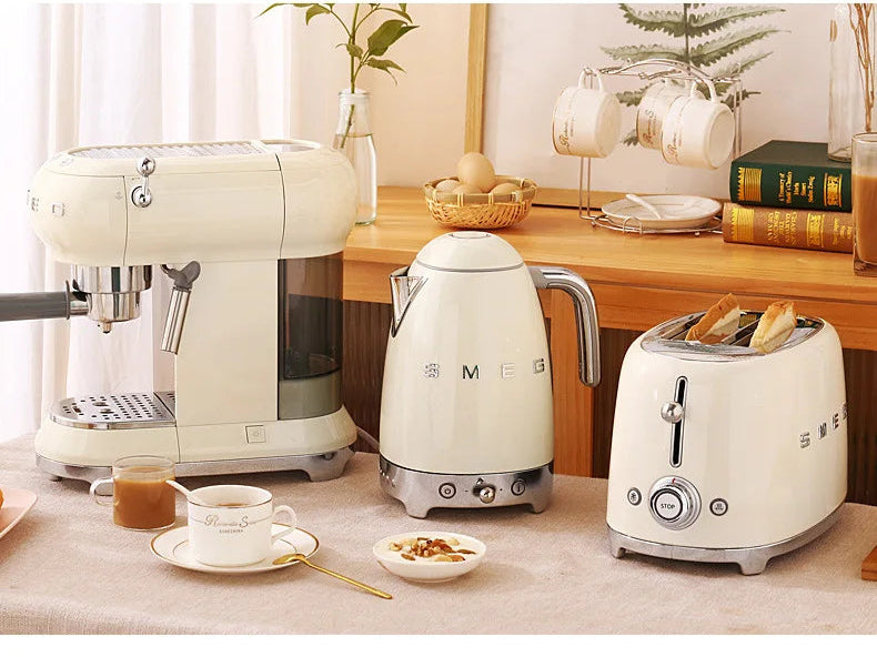 Smeg50's Retro 7-cup Electric Kettle European standard Italian  G retro electric kettle to make tea at 7 temperatures for home gifts Julia M LifeStyles