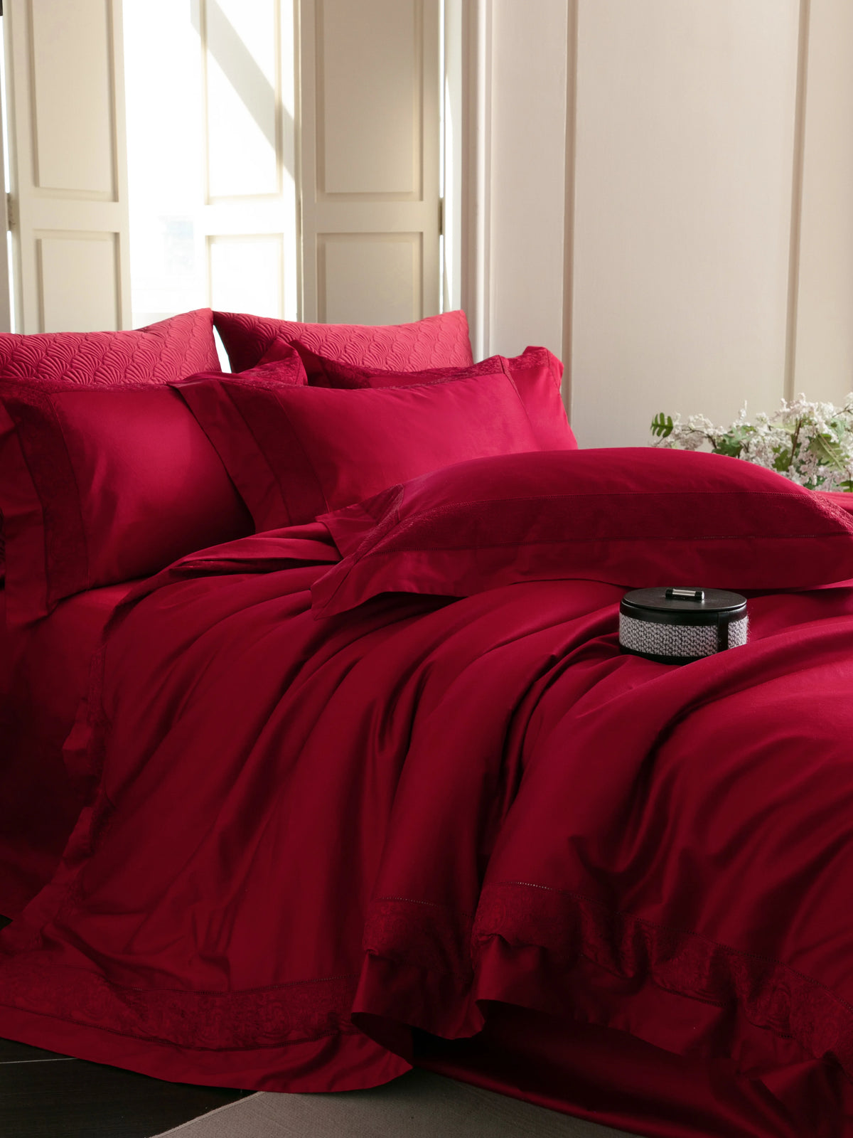 Red Cotton Jacquard Bedding Set with Duvet Cover, 4-Piece
