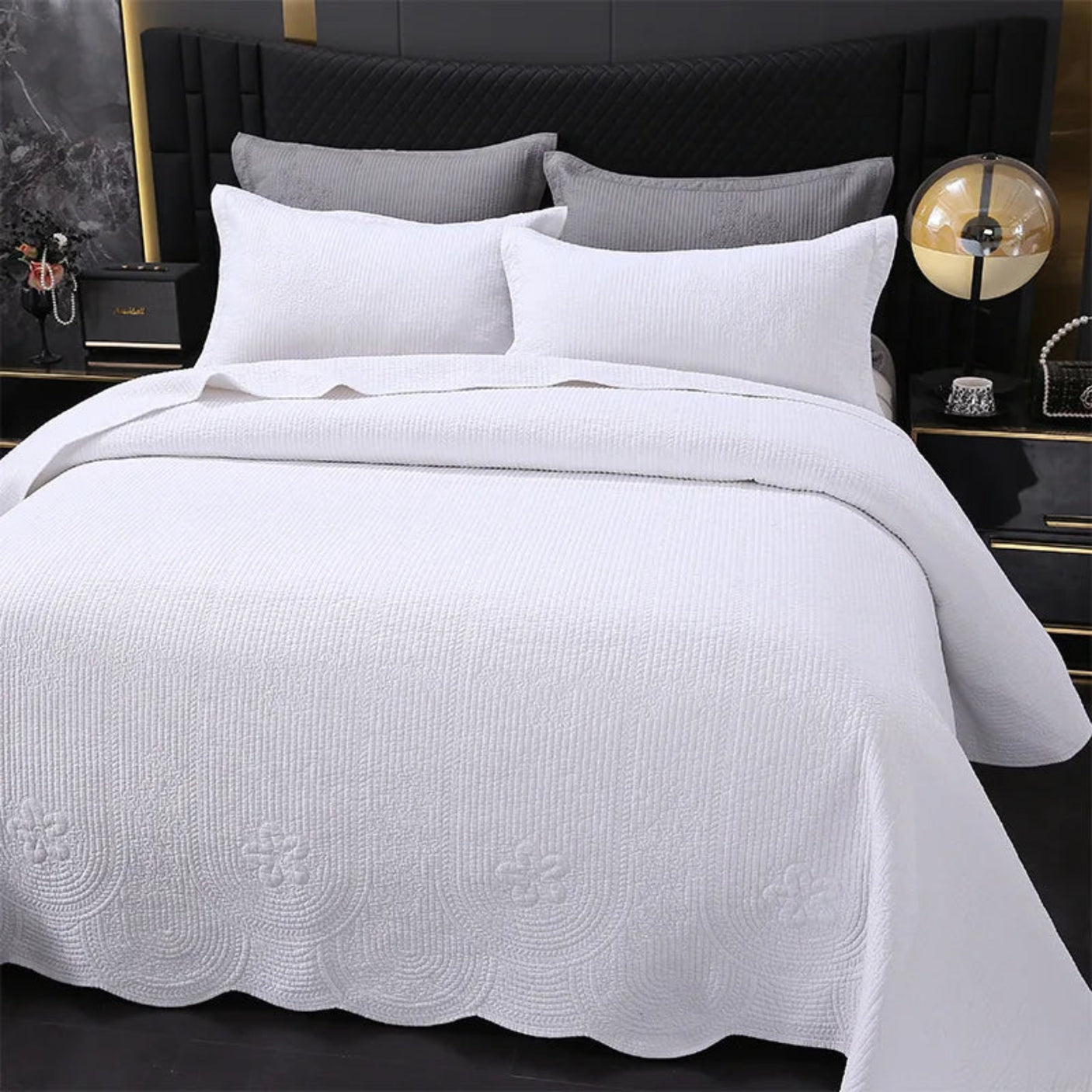 JULIA 3 Pieces Solid Color Embroidered Quilt Set