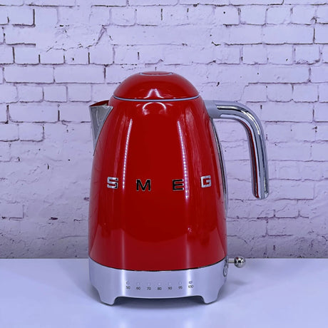 Smeg50's Retro 7-cup Electric Kettle European standard Italian  G retro electric kettle to make tea at 7 temperatures for home gifts Julia M LifeStyles