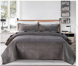 Fleece-Lined Quilted Bed Cover Set for Cozy Elegance