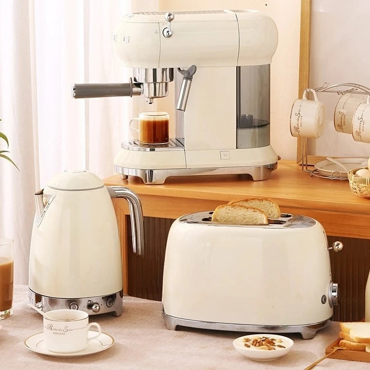 Smeg50's Retro 7-cup Electric Kettle European standard Italian  G retro electric kettle to make tea at 7 temperatures for home gifts Julia M LifeStyles