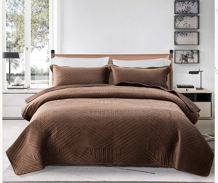 Fleece-Lined Quilted Bed Cover Set for Cozy Elegance