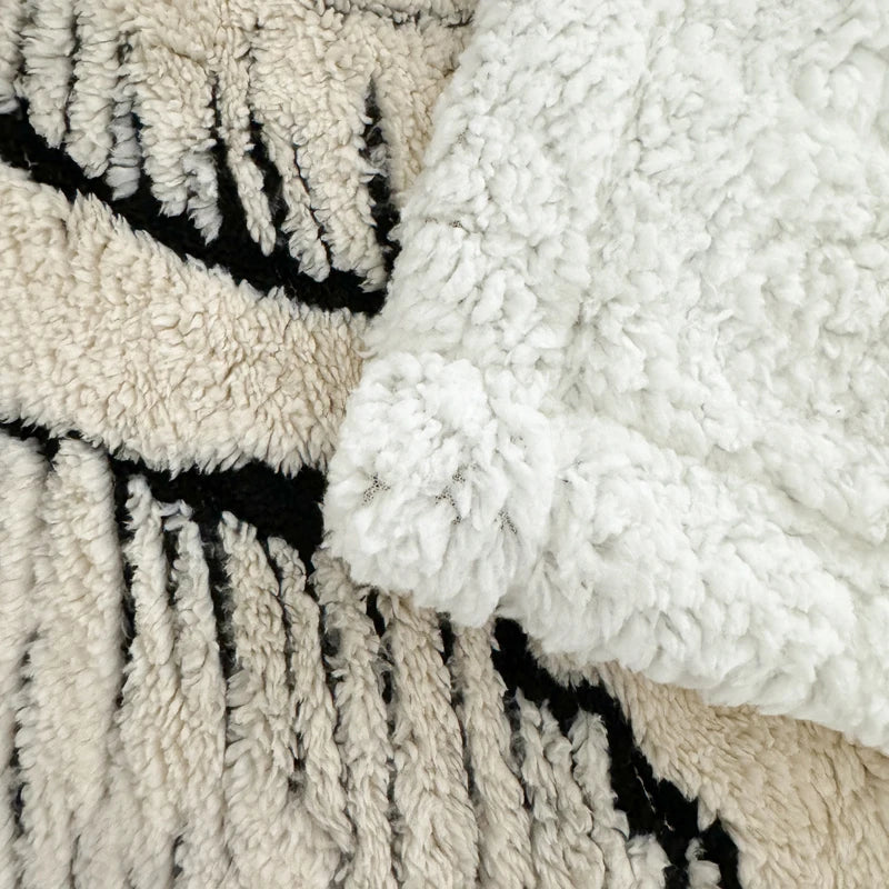 Super Thick Blanket for Winter Warm Lamb Fleece Plaids for Sofa Single/Queen/King Leaves Printed Bedspread Winter Thow Blanket Julia M LifeStyles