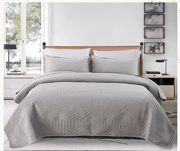 Fleece-Lined Quilted Bed Cover Set for Cozy Elegance