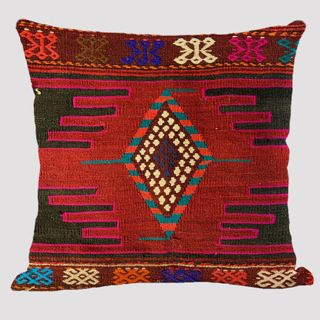 Bohemian Elegance: Linen Pillowcase in Ethnic Style