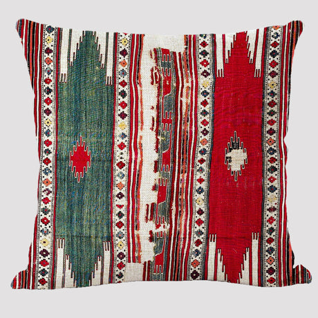 Bohemian Elegance: Linen Pillowcase in Ethnic Style