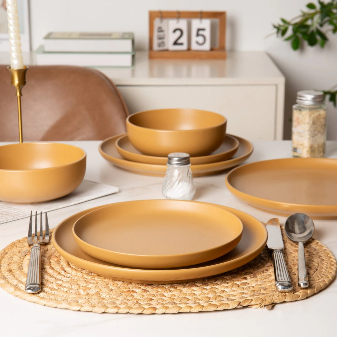 12-Piece Stoneware Dinnerware Set with Mugs - Microwave & Dishwasher Safe