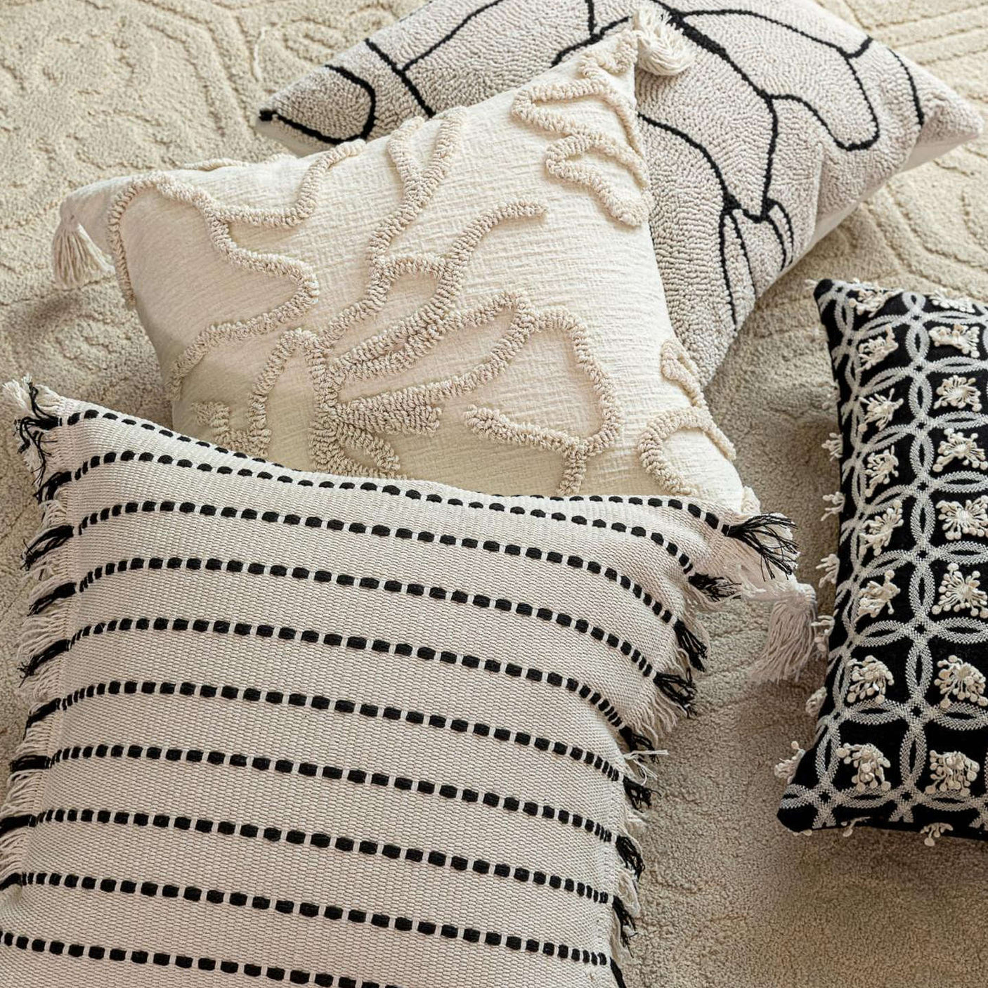 Affordable Luxury Living Room Sofa Throw Pillows