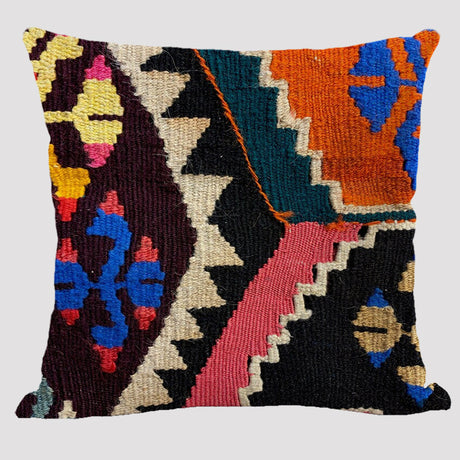 Bohemian Elegance: Linen Pillowcase in Ethnic Style