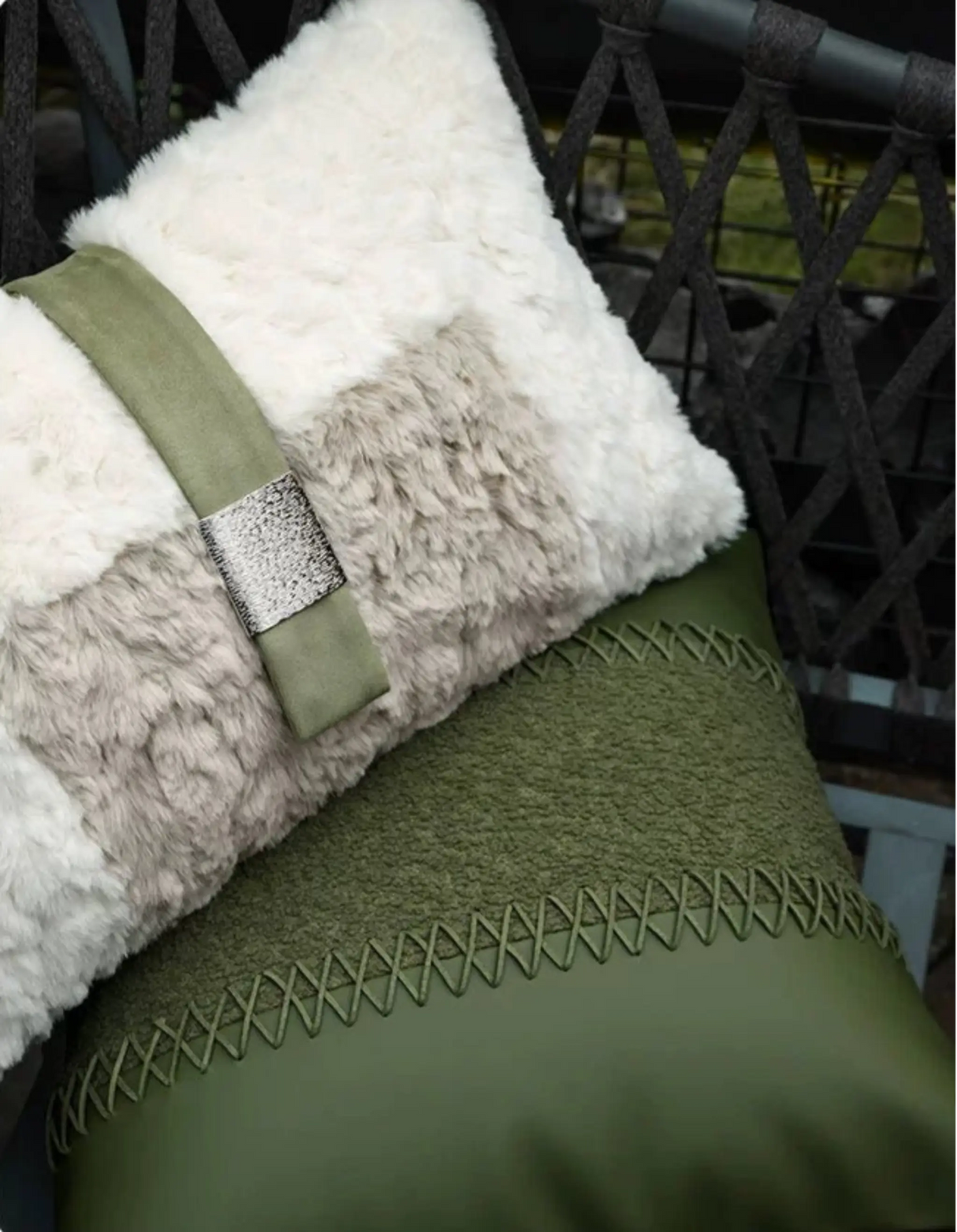 Modern Minimalist Ins Style Cream Style Pillow Classy Green Abstract Graphic Accessible Luxury Classy Hotel Sofa Cushion - Julia M LifeStyles