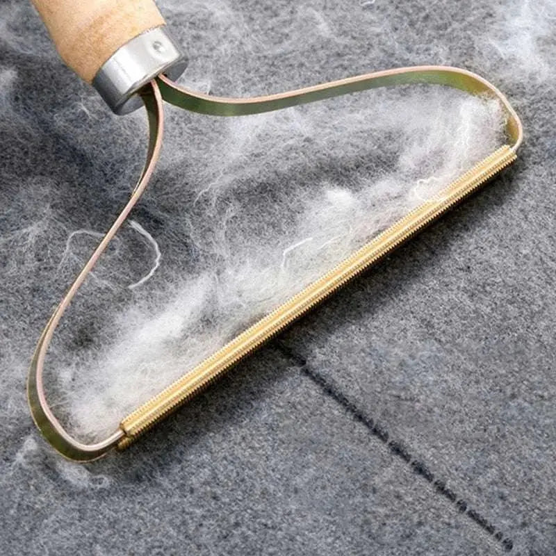 Portable Lint Remover Manual Lint Roller Clothes Brush Tools Clothes Fuzz Fabric Shaver for Woolen Coat Sweater Fluff Remover - Julia M LifeStyles