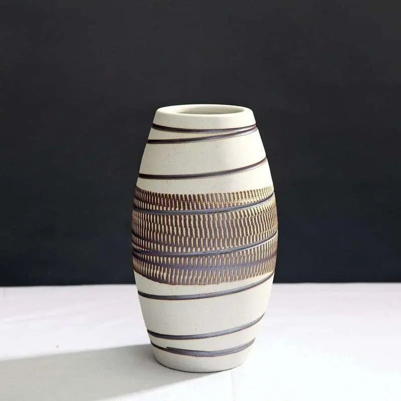 Vintage ceramic vase - Julia M LifeStyles